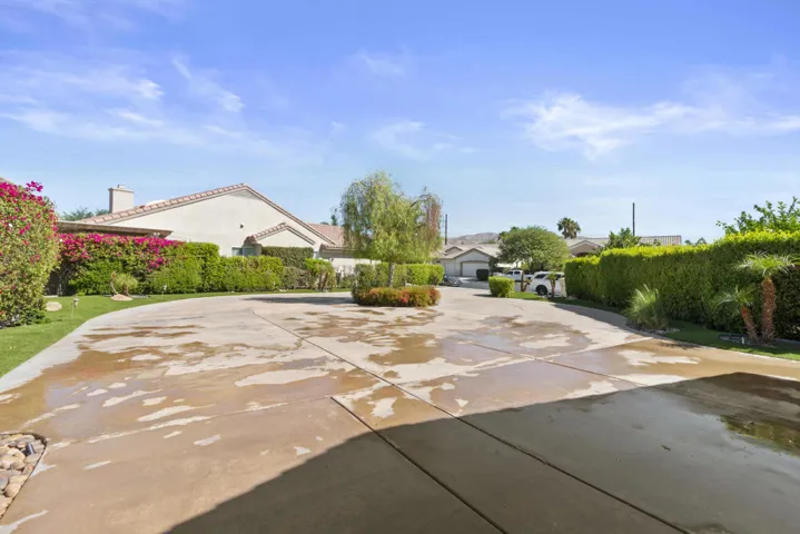 Driveway Circular MLS 1