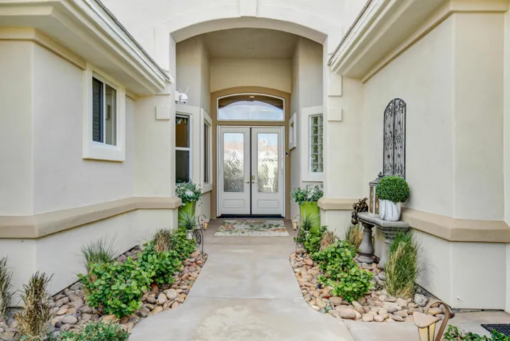 Dbl. Glass Door Entry