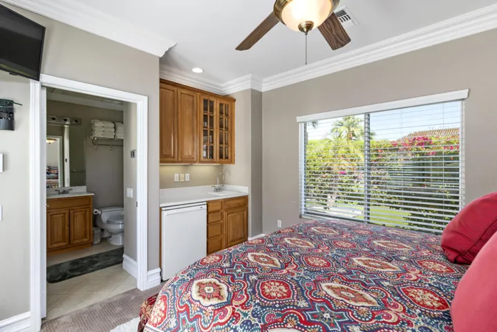 Casita, Kitchenette