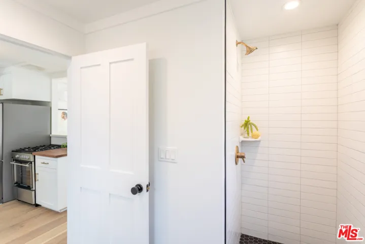 2034 5th Street D, Santa Monica, California 90405