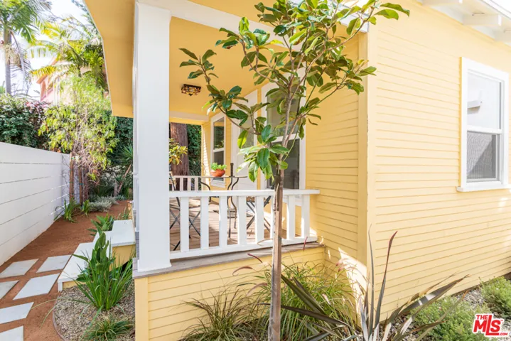 2034 5th Street D, Santa Monica, California 90405