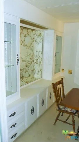 Built-in Dining Hutch