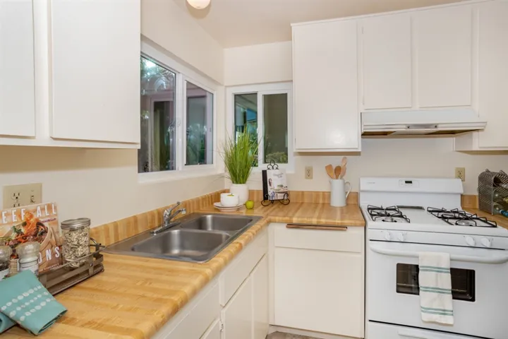 4523 Beverly Glen, Oceanside, California 92056