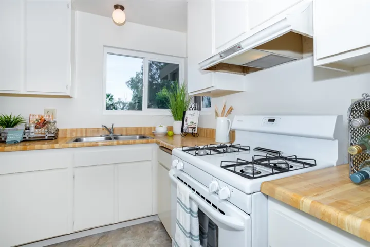 4523 Beverly Glen, Oceanside, California 92056