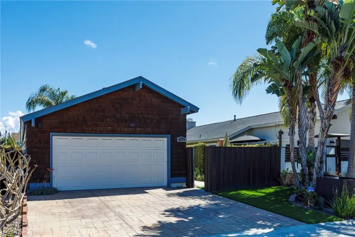1512 Lakeside Lane, Huntington Beach, California 92648