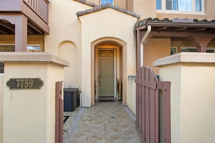 7759 Calle Andar, Carlsbad, California 92009