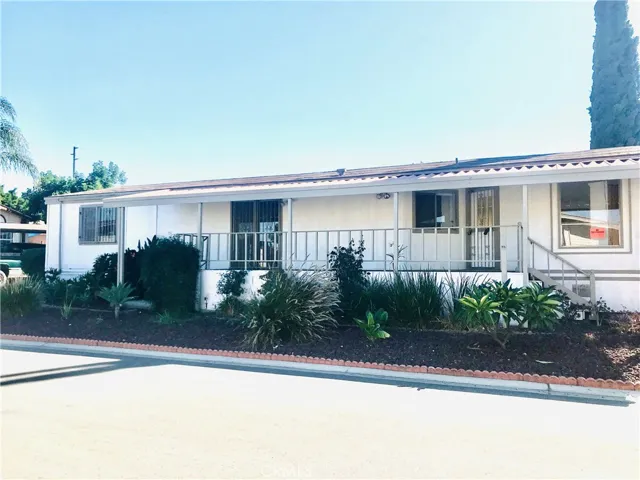 307 S Smith Avenue 22, Corona, California 92882