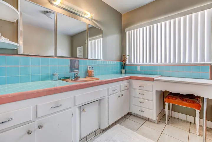 7368 Pomona Way, La Mesa, California 91942