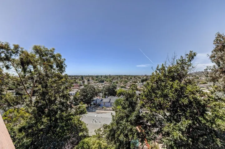 7368 Pomona Way, La Mesa, California 91942