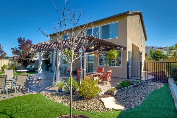 1209 Stratton Drive, Vista, California 92083
