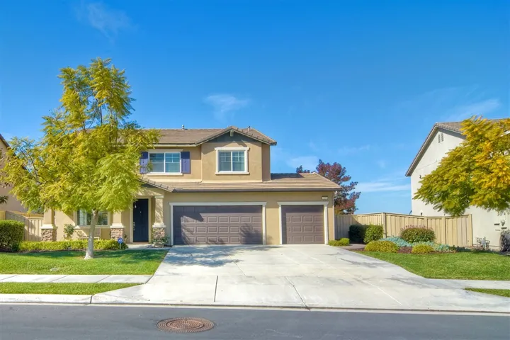 1209 Stratton Drive, Vista, California 92083