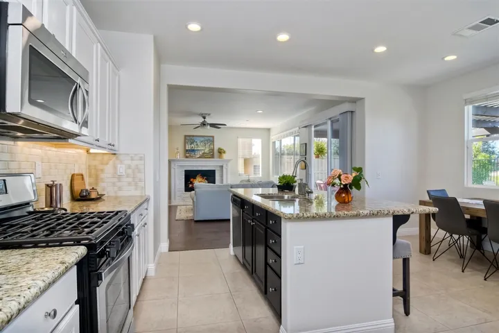 1209 Stratton Drive, Vista, California 92083