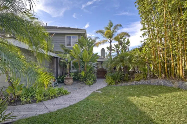 1072 Normandy Hill Lane, Encinitas, California 92024