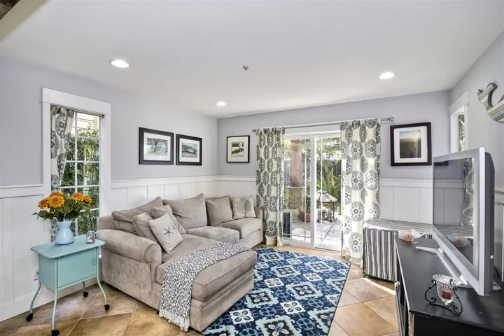 1072 Normandy Hill Lane, Encinitas, California 92024