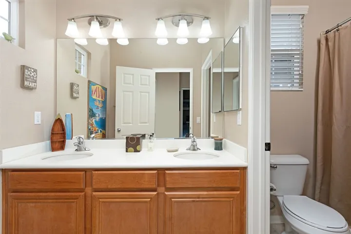 1431 Enchante Way, Oceanside, California 92056