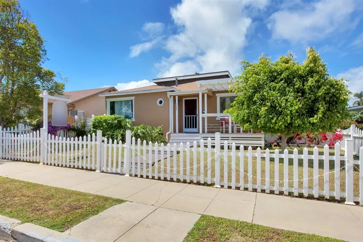 4627 Castelar, San Diego, California 92107