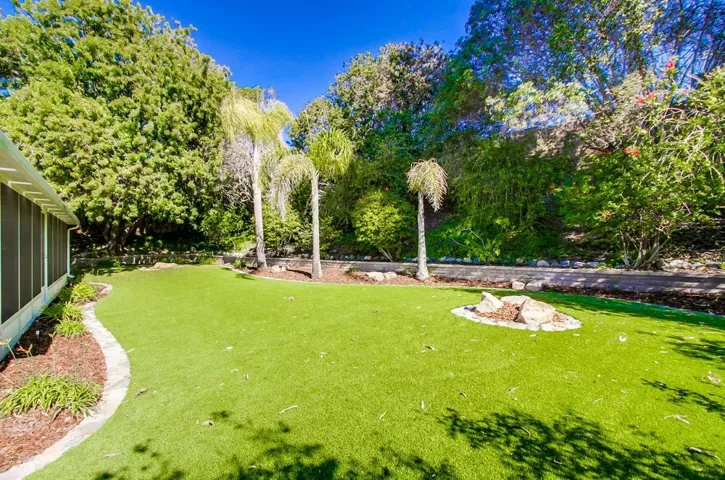 7828 Quebrada Circle, Carlsbad, California 92009