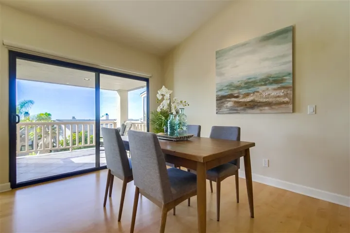 561 S Sierra 36, Solana Beach, California 92075