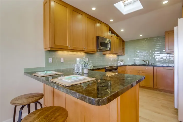 561 S Sierra 36, Solana Beach, California 92075
