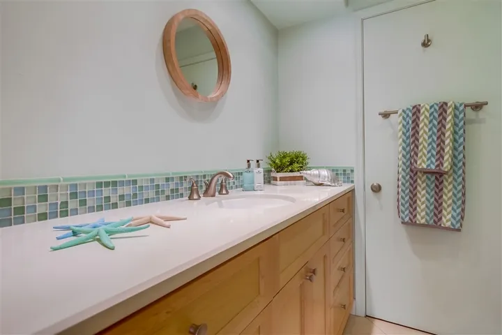 561 S Sierra 36, Solana Beach, California 92075