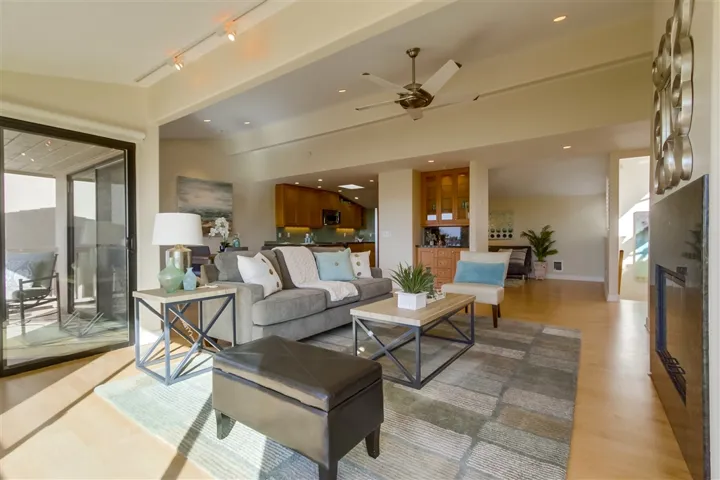 561 S Sierra 36, Solana Beach, California 92075