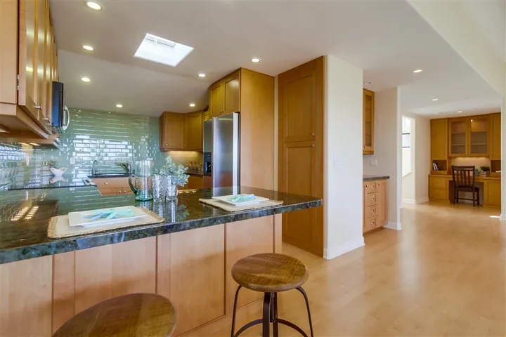 561 S Sierra 36, Solana Beach, California 92075