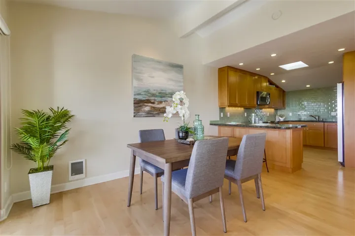 561 S Sierra 36, Solana Beach, California 92075