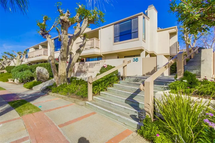561 S Sierra 36, Solana Beach, California 92075