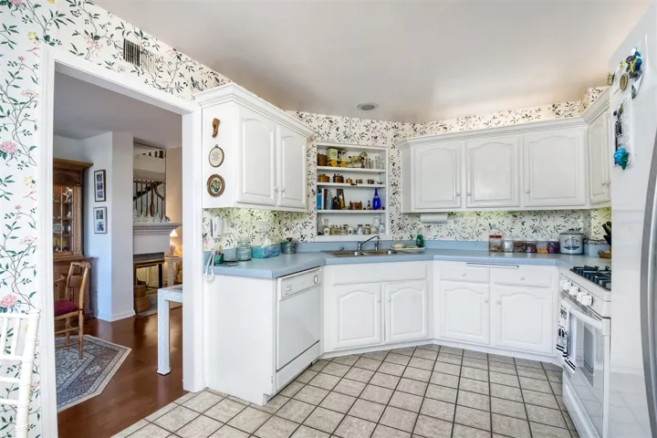 826 Daphne Ct, Carlsbad, California 92011