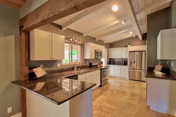 3263 Via Altamira, Fallbrook, California 92028