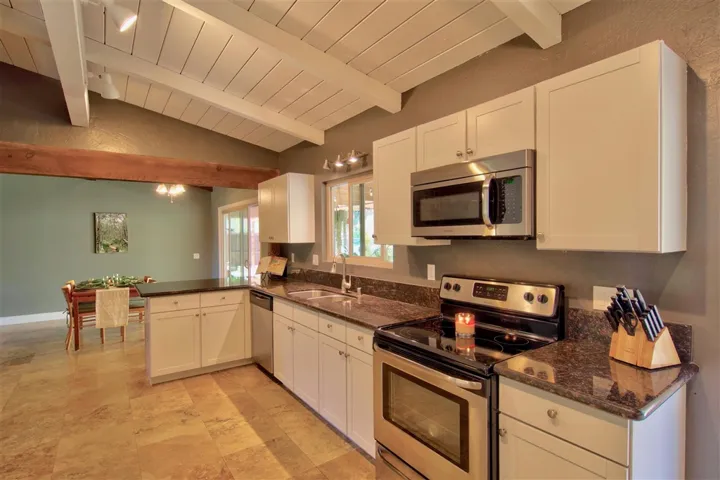 3263 Via Altamira, Fallbrook, California 92028