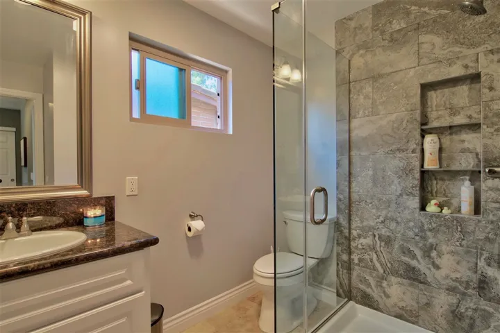 3263 Via Altamira, Fallbrook, California 92028