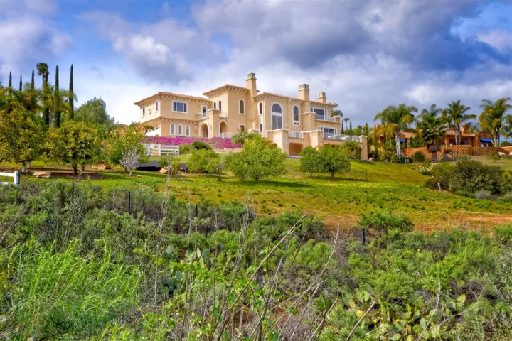 2834 Paseo Del Bianco, Escondido, California 92025