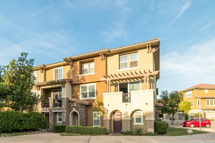 186 Via Montisi, Santee, California 92071