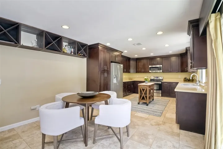 1636 Burgundy Road, Encinitas, California 92024