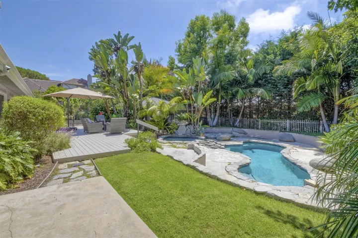 1636 Burgundy Road, Encinitas, California 92024