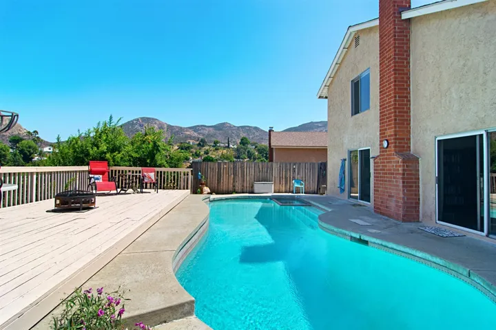 6634 Winding Creek Dr, San Diego, California 92119