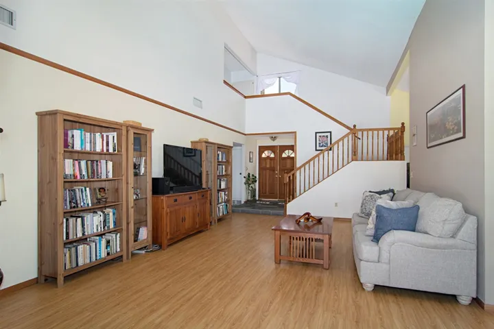 6634 Winding Creek Dr, San Diego, California 92119