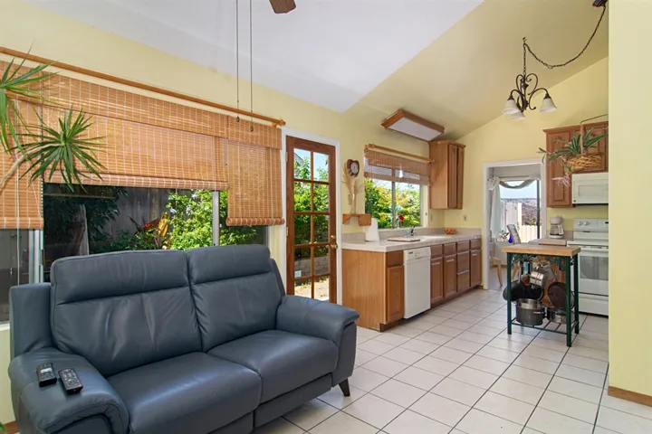 6634 Winding Creek Dr, San Diego, California 92119