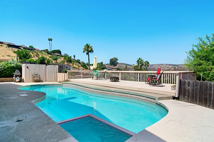 6634 Winding Creek Dr, San Diego, California 92119