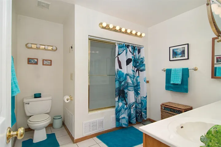 6634 Winding Creek Dr, San Diego, California 92119