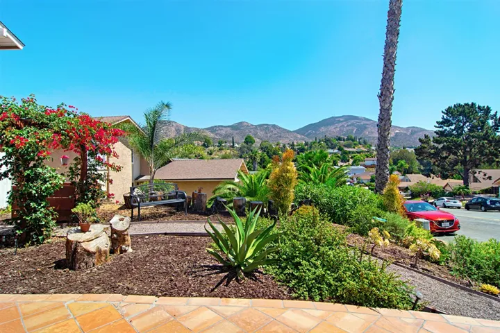 6634 Winding Creek Dr, San Diego, California 92119