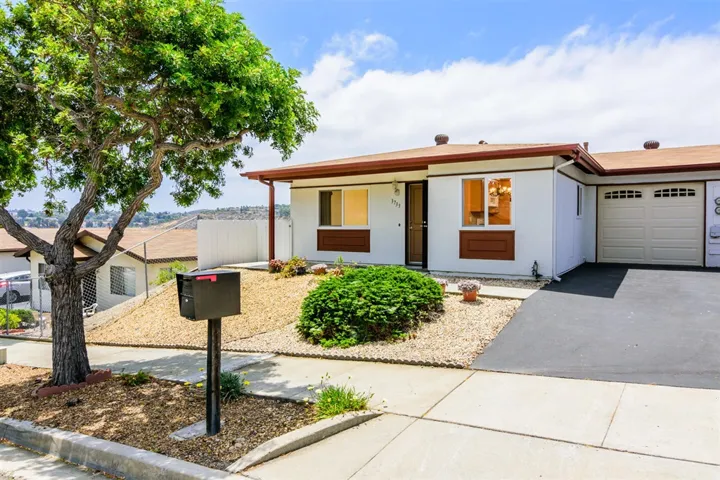 3733 Gail Dr, Oceanside, California 92056