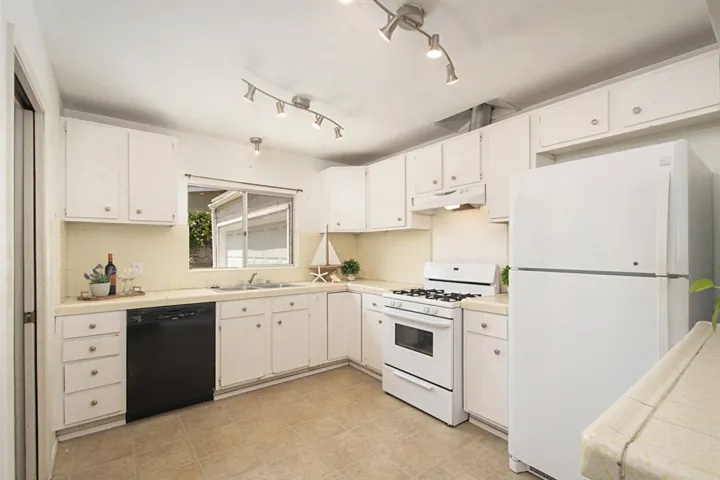 1424 2nd Street, Coronado, California 92118