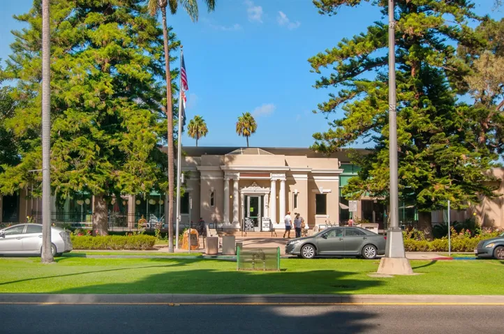 Coronado Library.