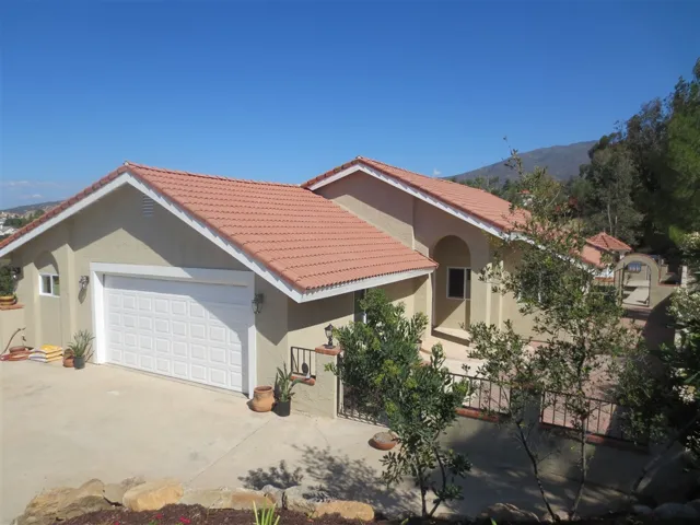 2642 W Victoria Dr, Alpine, California 91901