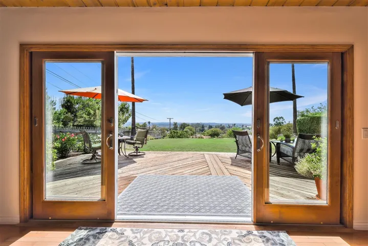 Panoramic view from the first floor to the ocean