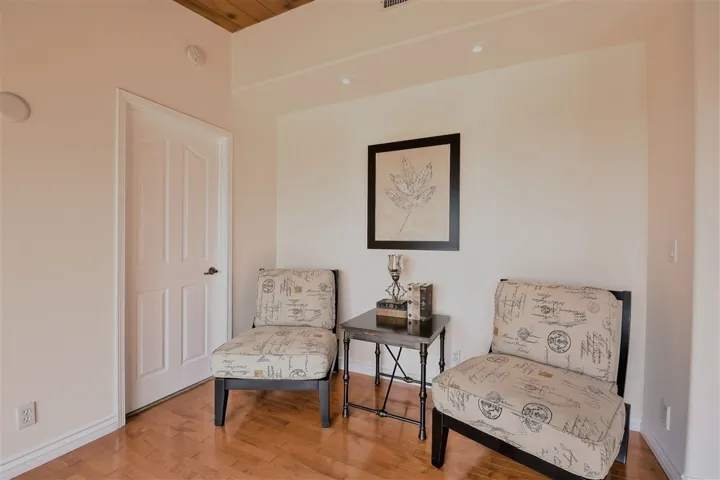 1753 Elevado, Vista, California 92084