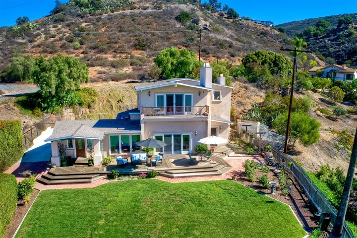 1753 Elevado, Vista, California 92084