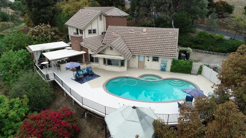 2815 Via Del Robles, Fallbrook, California 92028